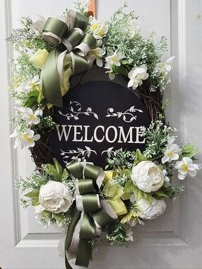 Welcome White Floral Everyday Wreath